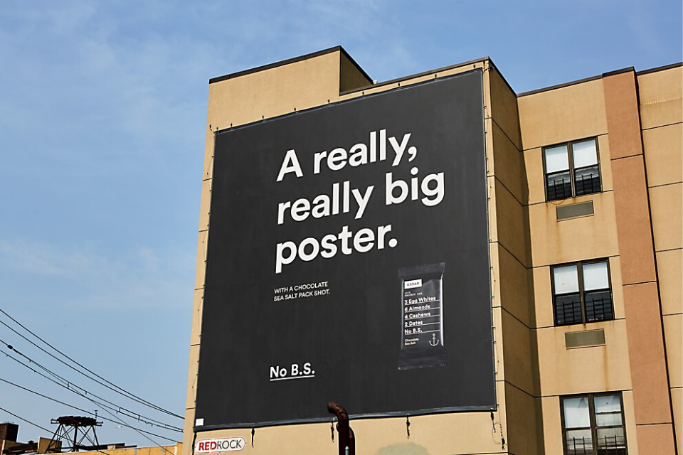 Velkoformátová reklama na budově