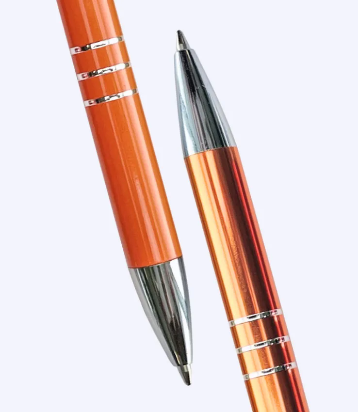 Kovové kuličkové pero s chromovanými prvky